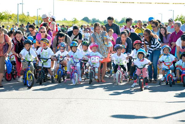 万锦市举行骑自行车比赛 鼓励孩童积极锻炼身体