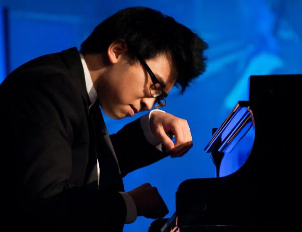 美国青年钢琴家朱傲文（Alvin Zhu）7月27日在万锦市举行钢琴大师班及演奏会