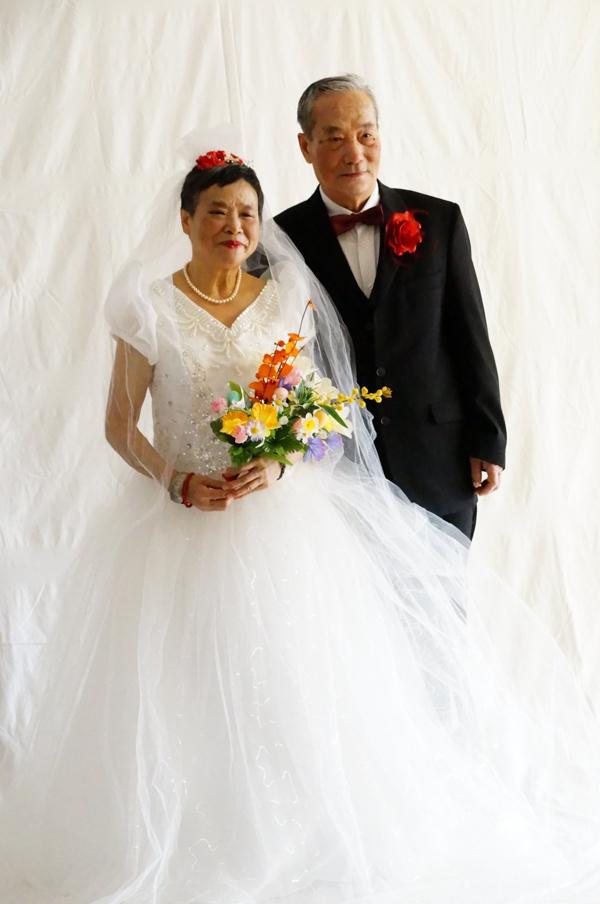 “很希望借此机会留下生命最美好的瞬间。”—— 安省华人老年协会将举行106对结婚40周年以上的老年夫妇集体结婚纪念活动