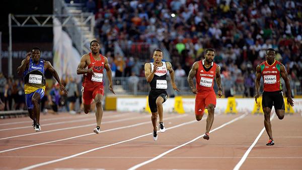 “我在比赛的时候’全身心投入’”—— 万锦市短跑运动员Andre De Grasse获得泛美运动会100米金牌