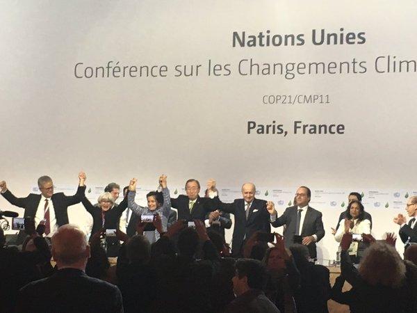 巴黎气候变化会议195个国家达成协议 承诺将全球平均气温升高控制在工业化前水平的2℃之内