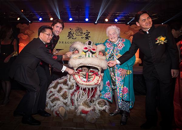颐康基金会举办千人“龙宴”筹款 总理杜鲁多参加并向华人社区拜年