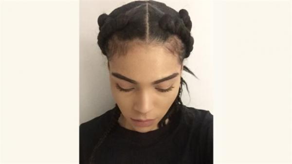 辫子引起的风波：一个年轻女店员称因发型被Zara歧视
