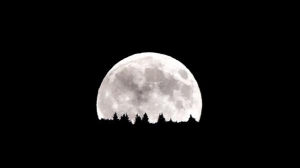 11月14日看超级月亮：1948年以来离地球最近
