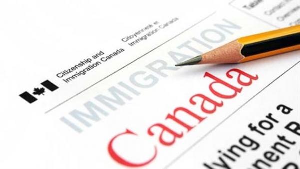 父母团聚移民靠抽签的做法受质疑，申请者的请愿信已提交国会