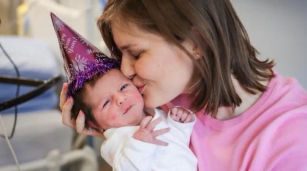 加拿大今年有超过1千个新年宝宝